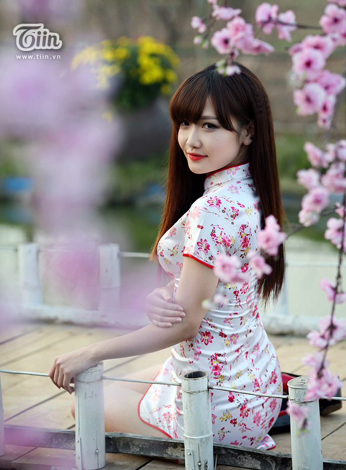 隔著絲襪操