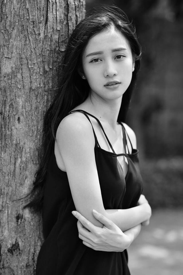 成熟美婦跪趴承受撞擊視頻