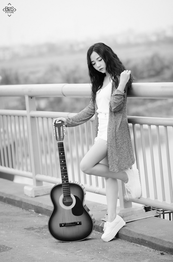 一邊吃奶一邊添p好爽高清視頻