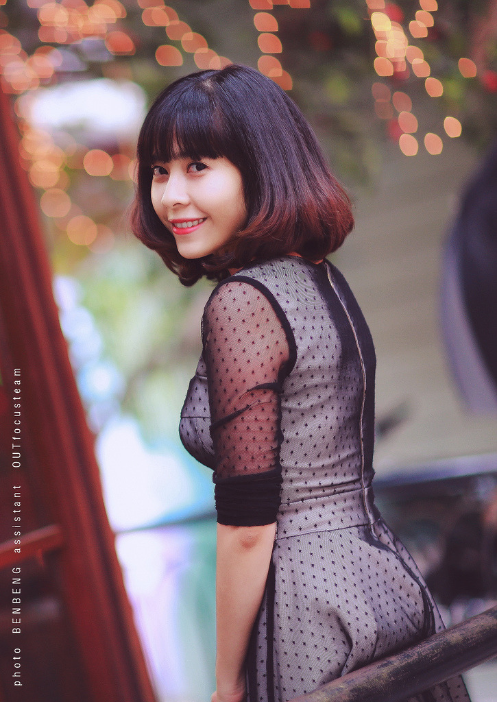 將警花吊起來蹂躪雙乳