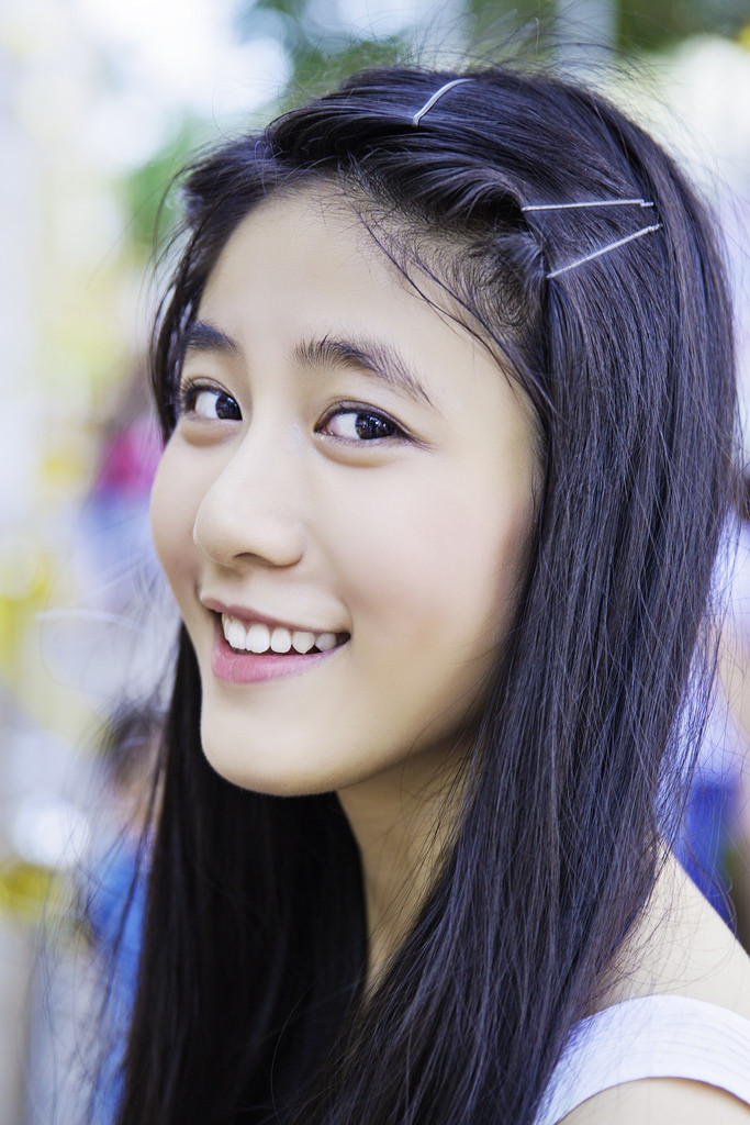 我爸二婚?；ㄊ俏颐枚虅∶赓M(fèi)觀看