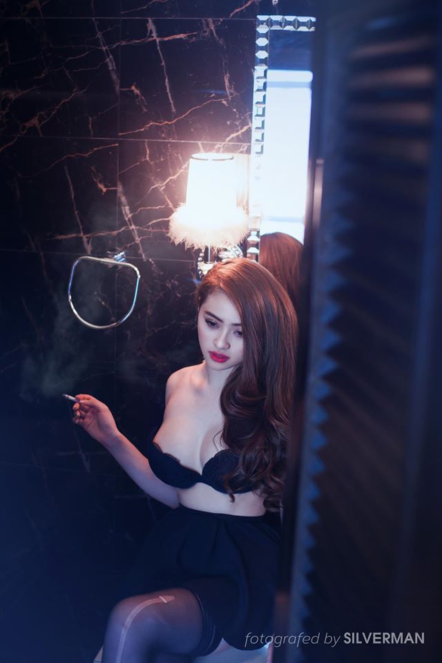 美麗的姑娘在線觀看經(jīng)典片