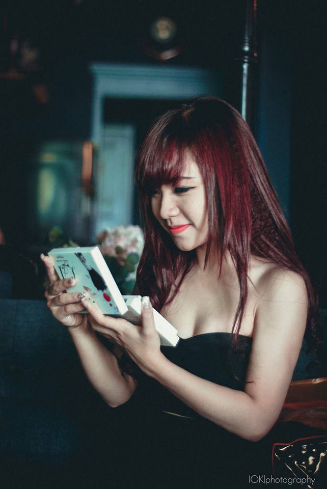 恨鎖金梅