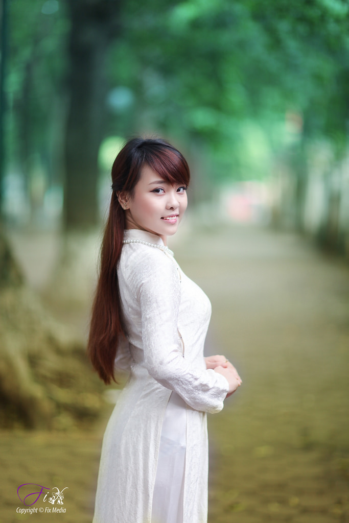 在情趣店被調(diào)教成yin娃的
